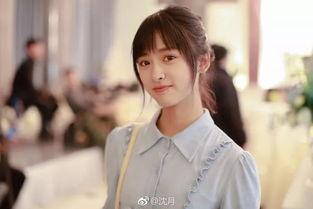 沈月吃瓜的样子,萌态十足引网友热议