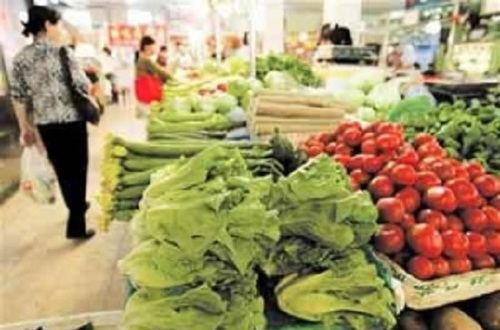 吃瓜季节灯箱图片,灯箱映照瓜香四溢